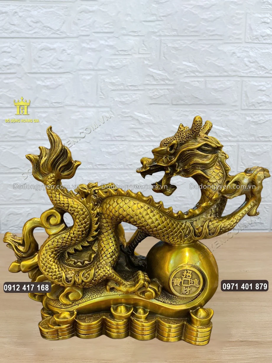 H&igrave;nh ảnh ph&iacute;a sau của tượng Long M&atilde;